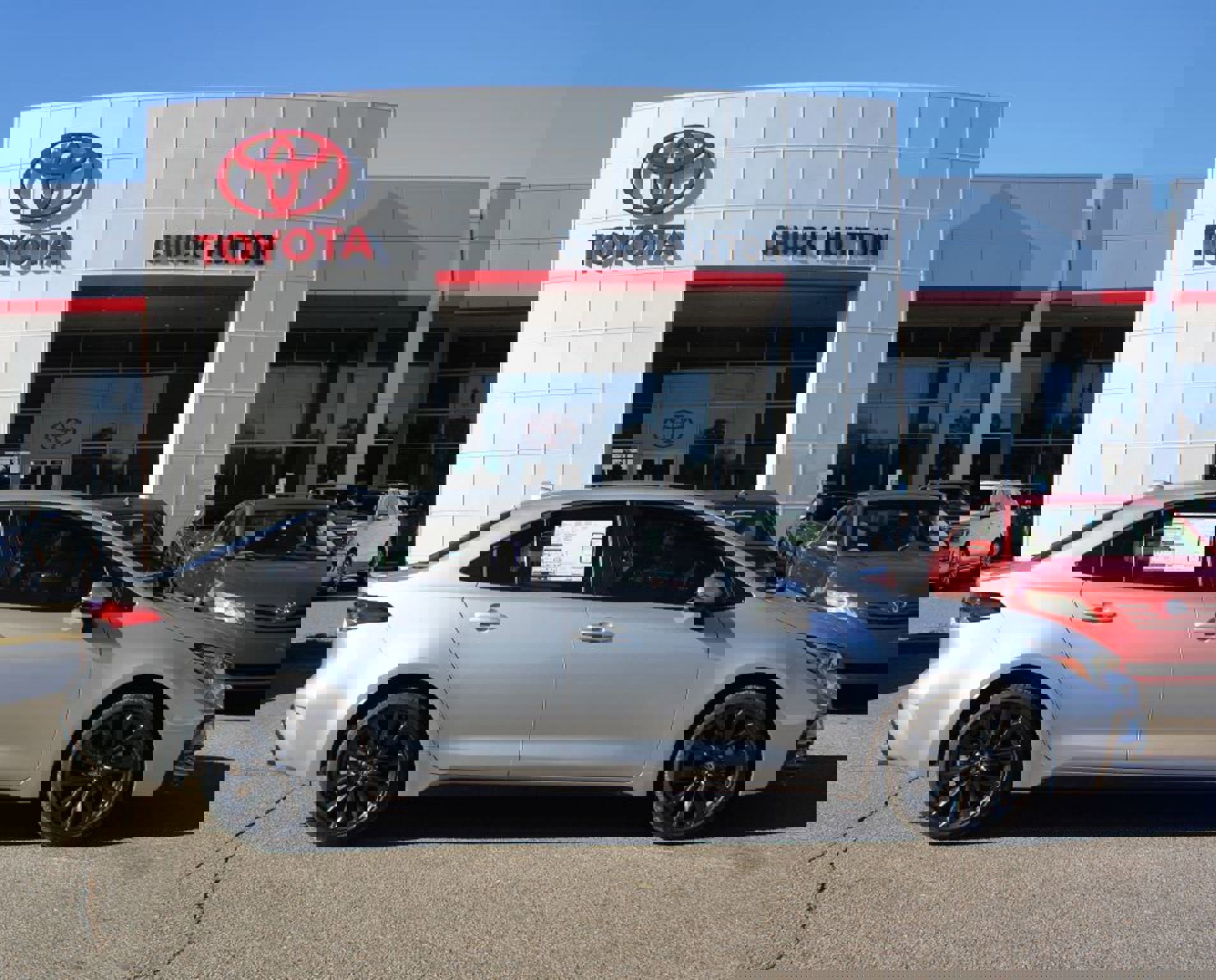 Used 2026 Toyota Corolla SE image 1