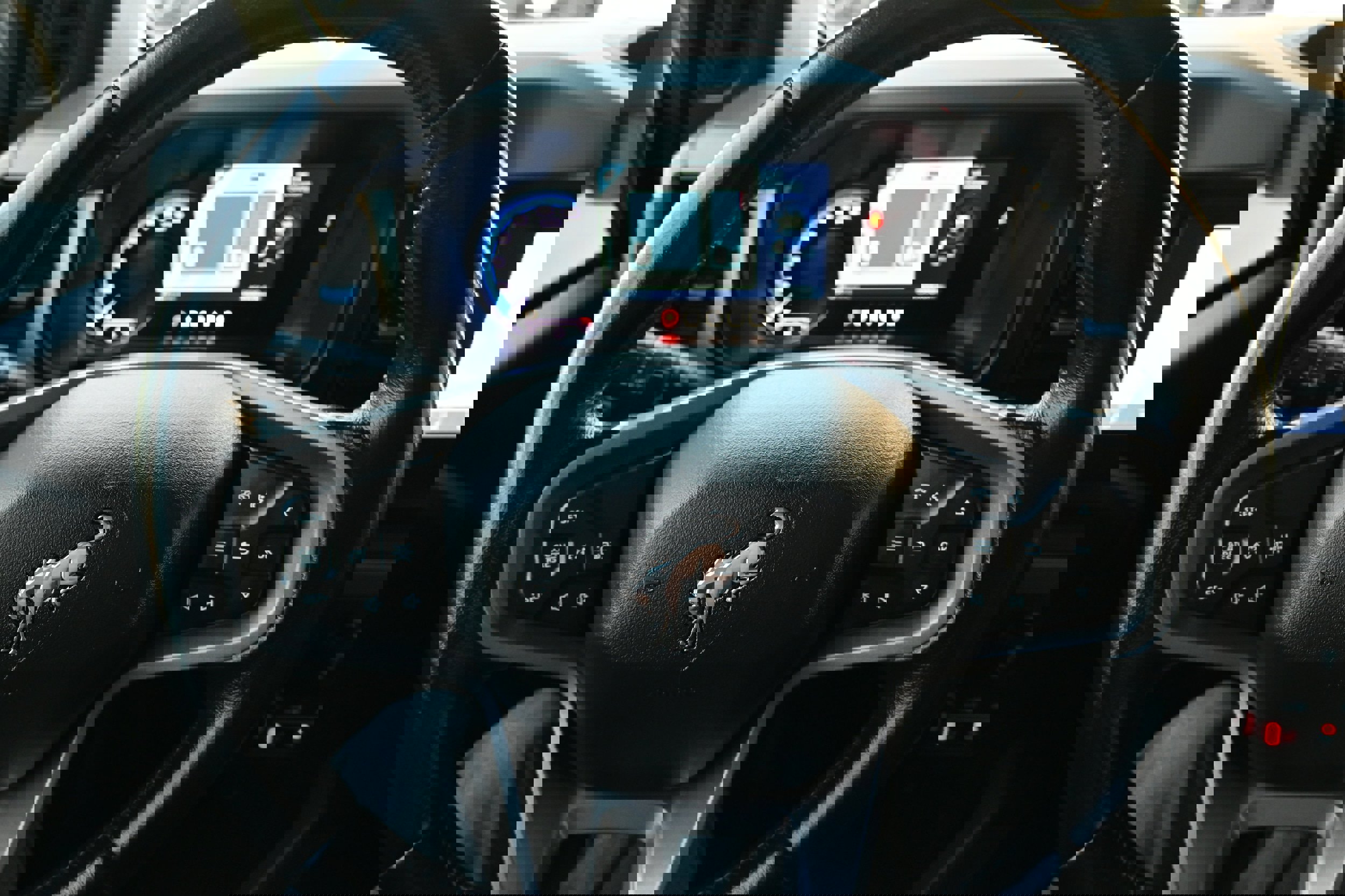 Used 2022 Ford Bronco Black Diamond image 9