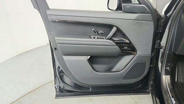 Used 2023 Land Rover Range Rover Sport SE Dynamic image 15