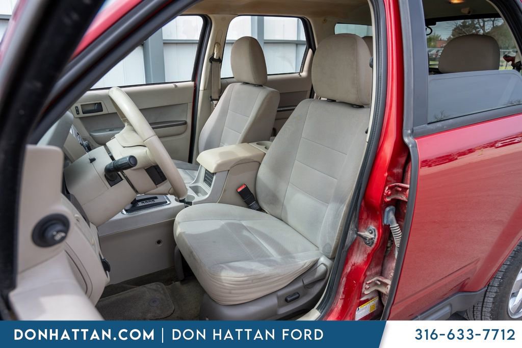 Used 2011 Ford Escape XLT image 4