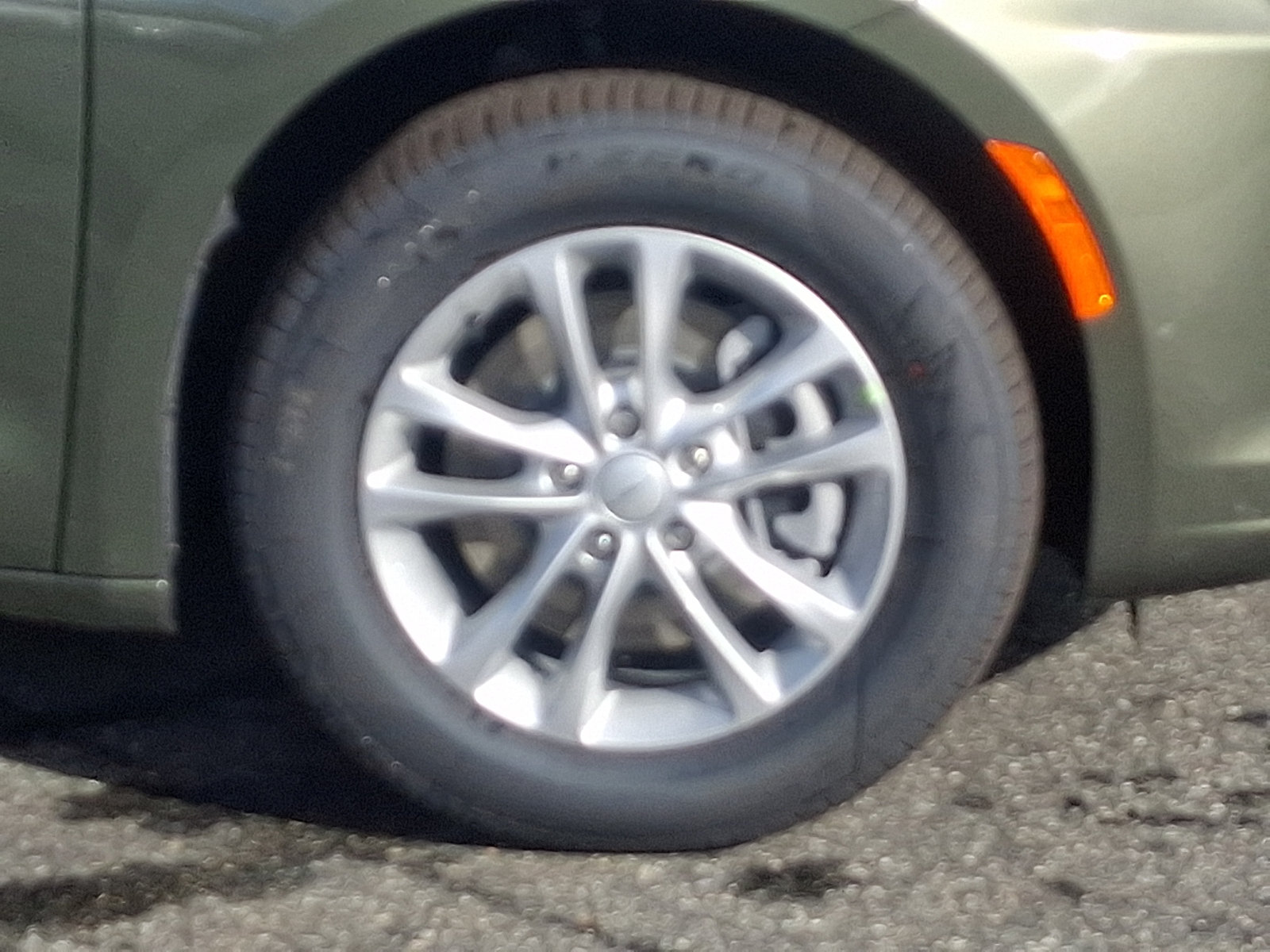 New 2027 Chrysler Pacifica Select AWD/4WD image 5