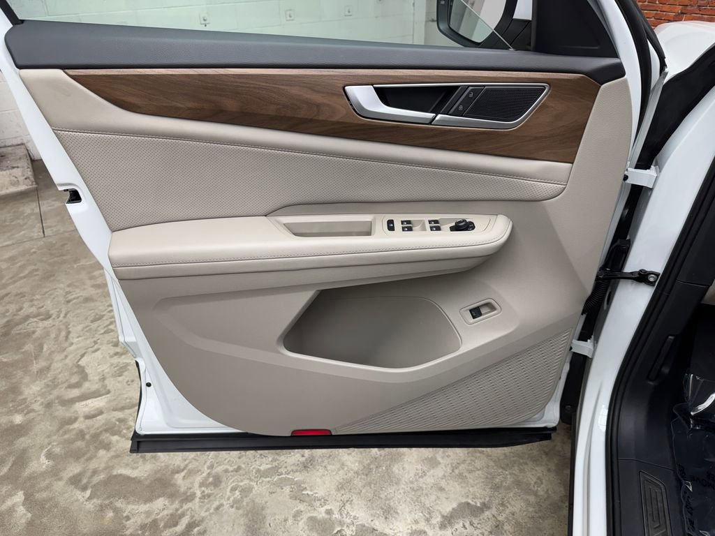 Used 2024 Volkswagen Atlas SE w/ Panoramic Sunroof Package image 10