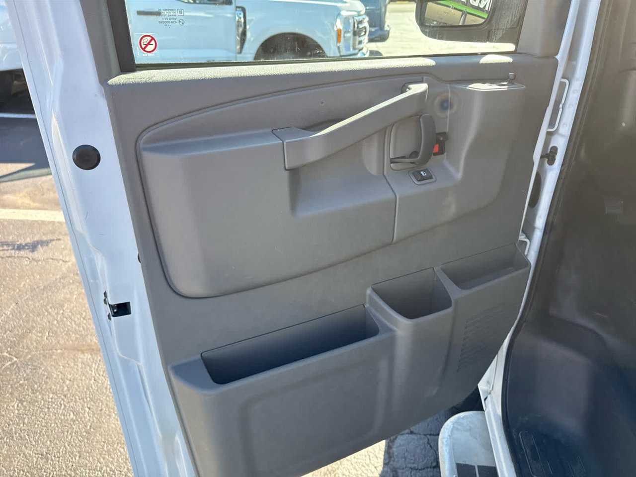 Used 2024 GMC Savana 2500 w/ Driver Convenience Package image 15