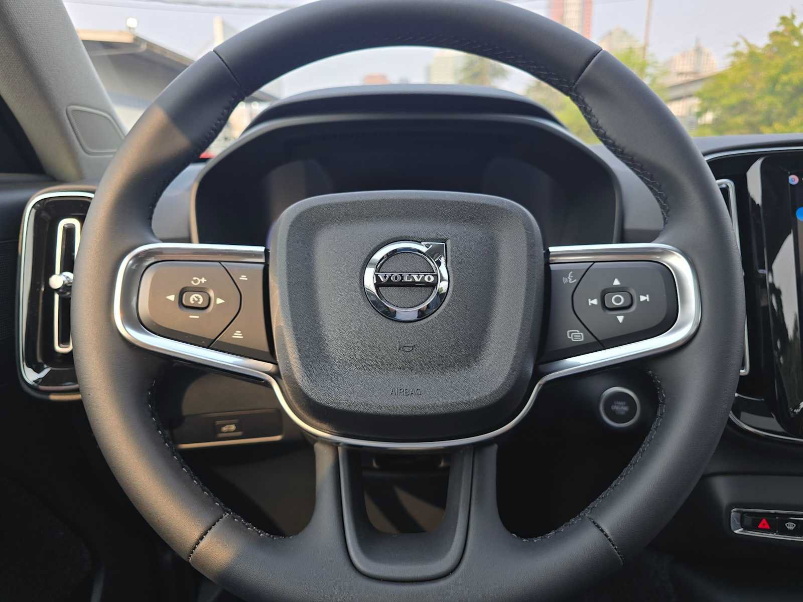 New 2026 Volvo XC40 B5 Plus w/ Protection Package Premier AWD/4WD image 24