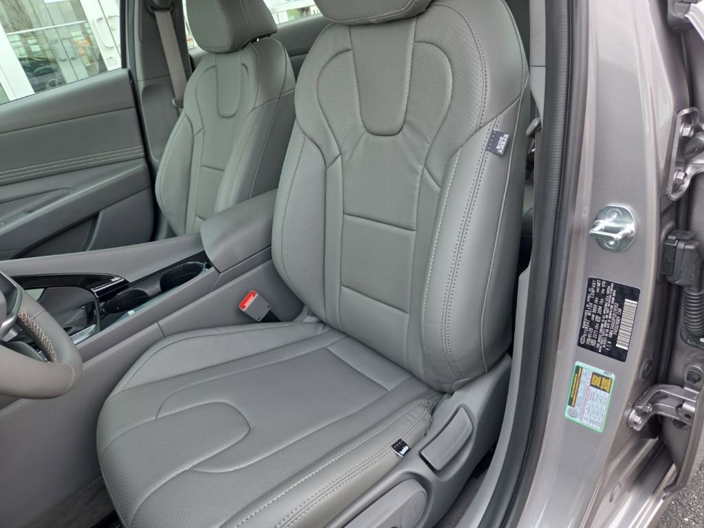 Used 2023 Hyundai Elantra SEL w/ Convenience Package image 19