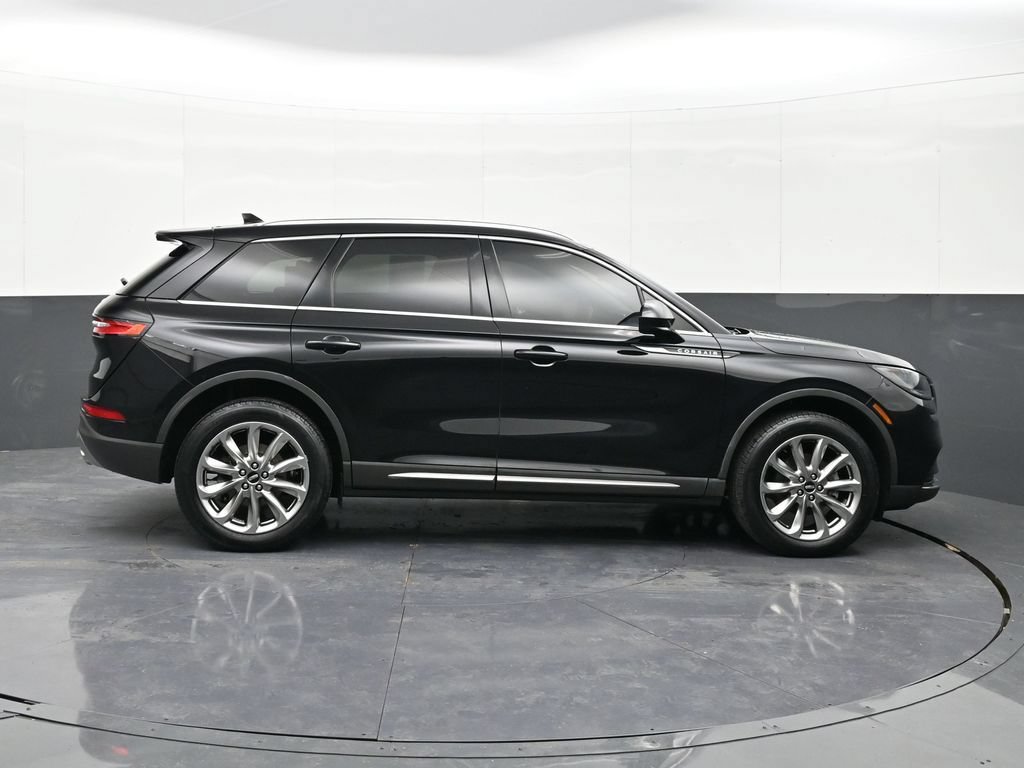 Used 2022 Lincoln Corsair AWD w/ Premium Package image 6