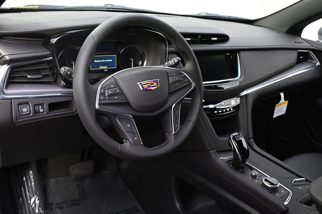 New 2026 Cadillac XT5 Luxury w/ LPO, ONYX Package AWD/4WD image 11