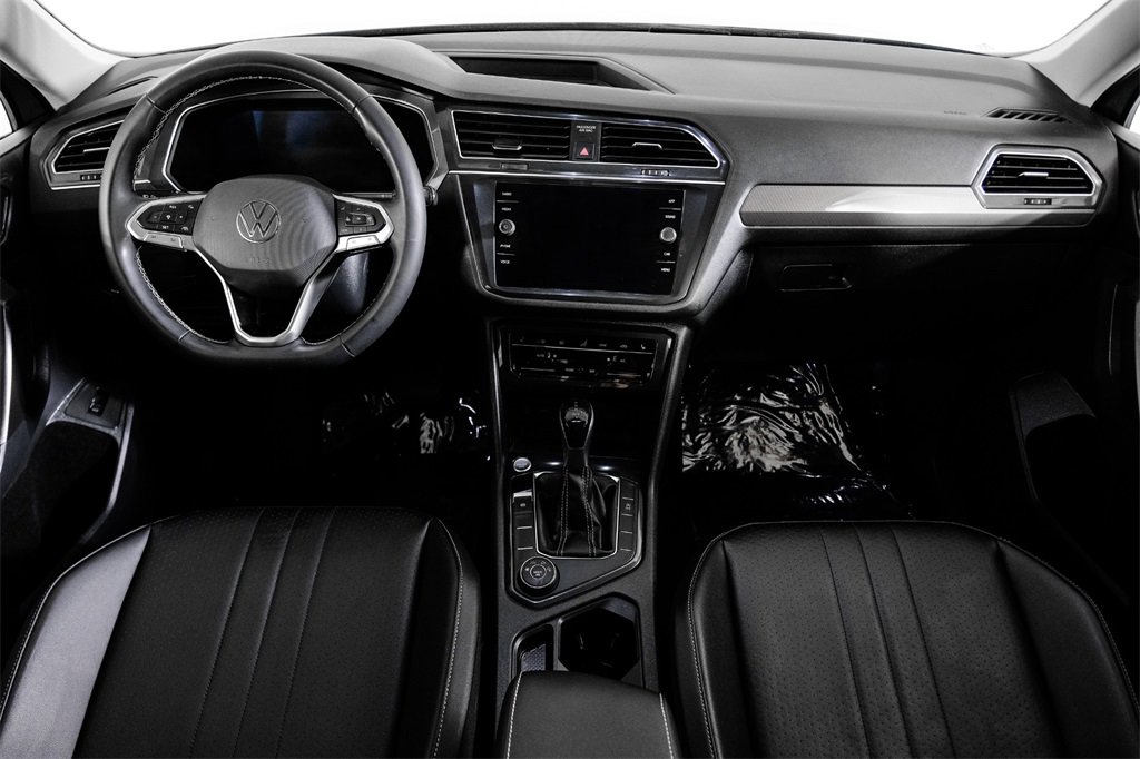 Used 2022 Volkswagen Tiguan SE image 13