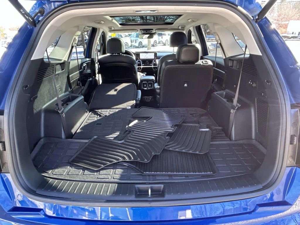 Certified 2022 Kia Sorento SX image 13