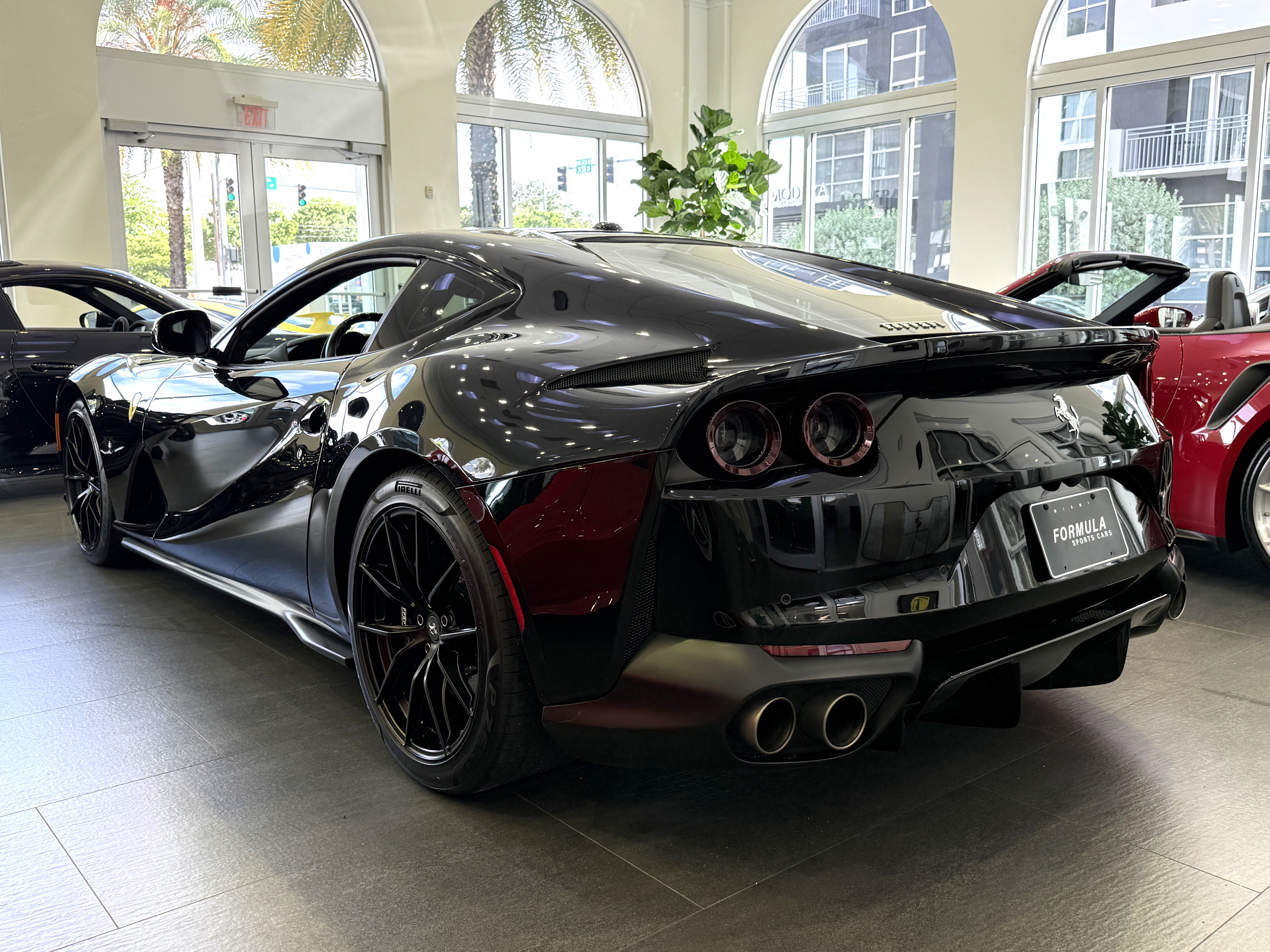 Used 2019 Ferrari 812 Superfast RWD image 11