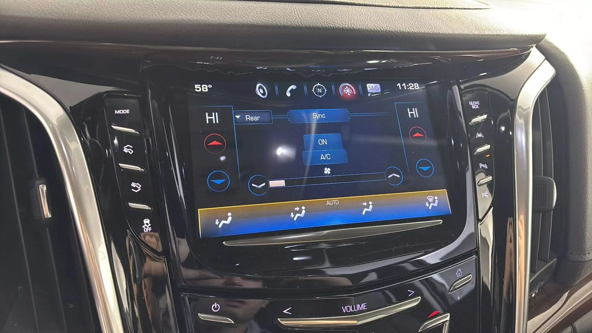 Used 2020 Cadillac Escalade Premium Luxury w/ LPO, Radiant Package AWD/4WD image 23