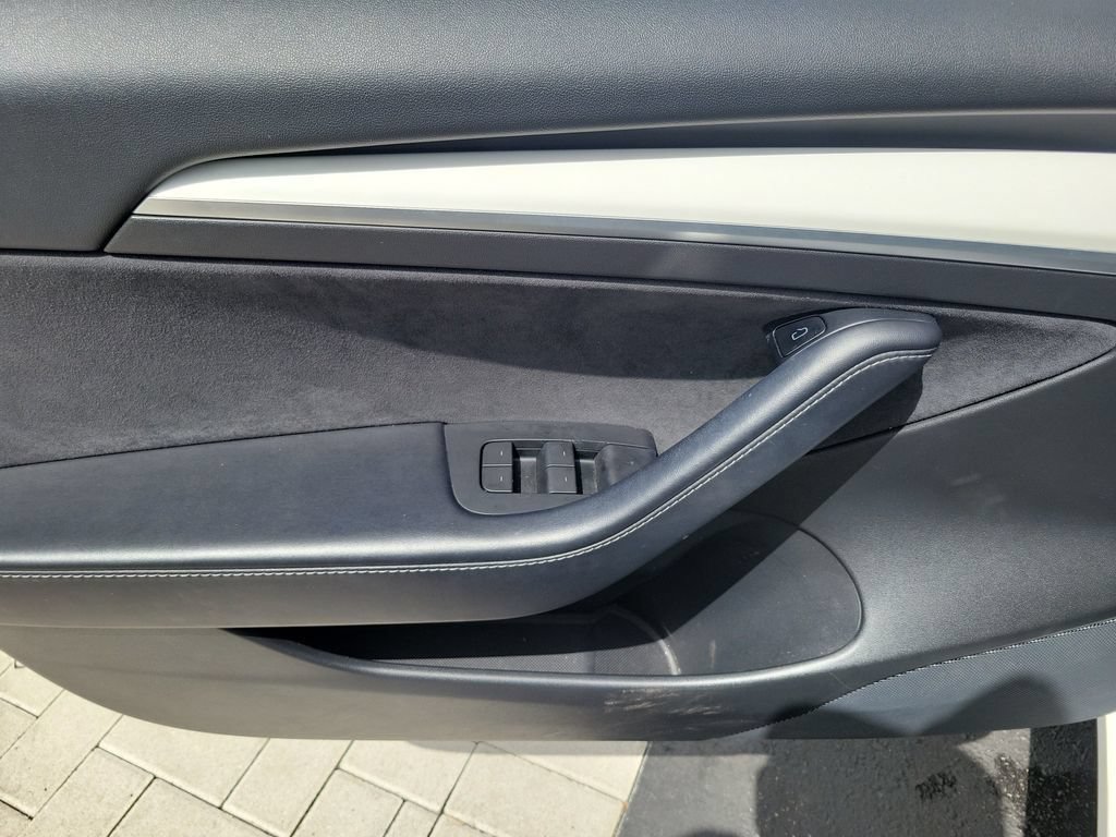 Used 2021 Tesla Model 3 Standard Range Plus RWD image 11