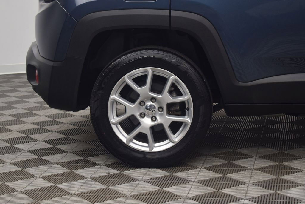 Used 2023 Jeep Renegade Latitude w/ Premium Group AWD/4WD image 26