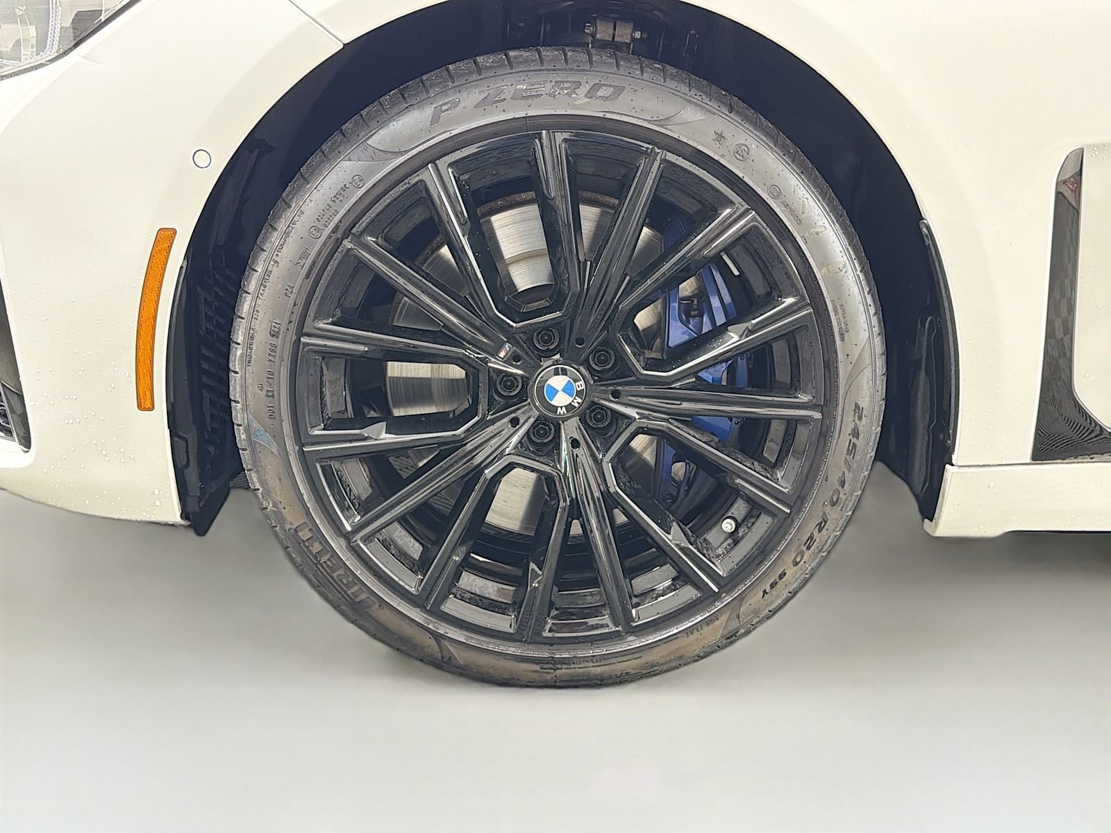 Used 2022 BMW 750i xDrive w/ Executive Package image 34