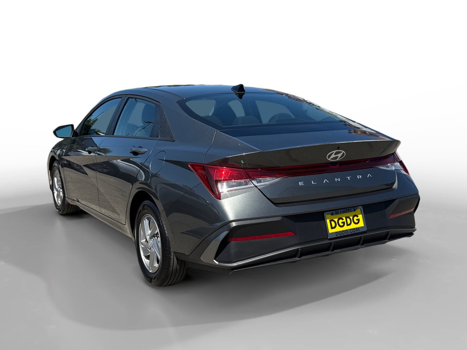 Certified 2026 Hyundai Elantra SE FWD image 3