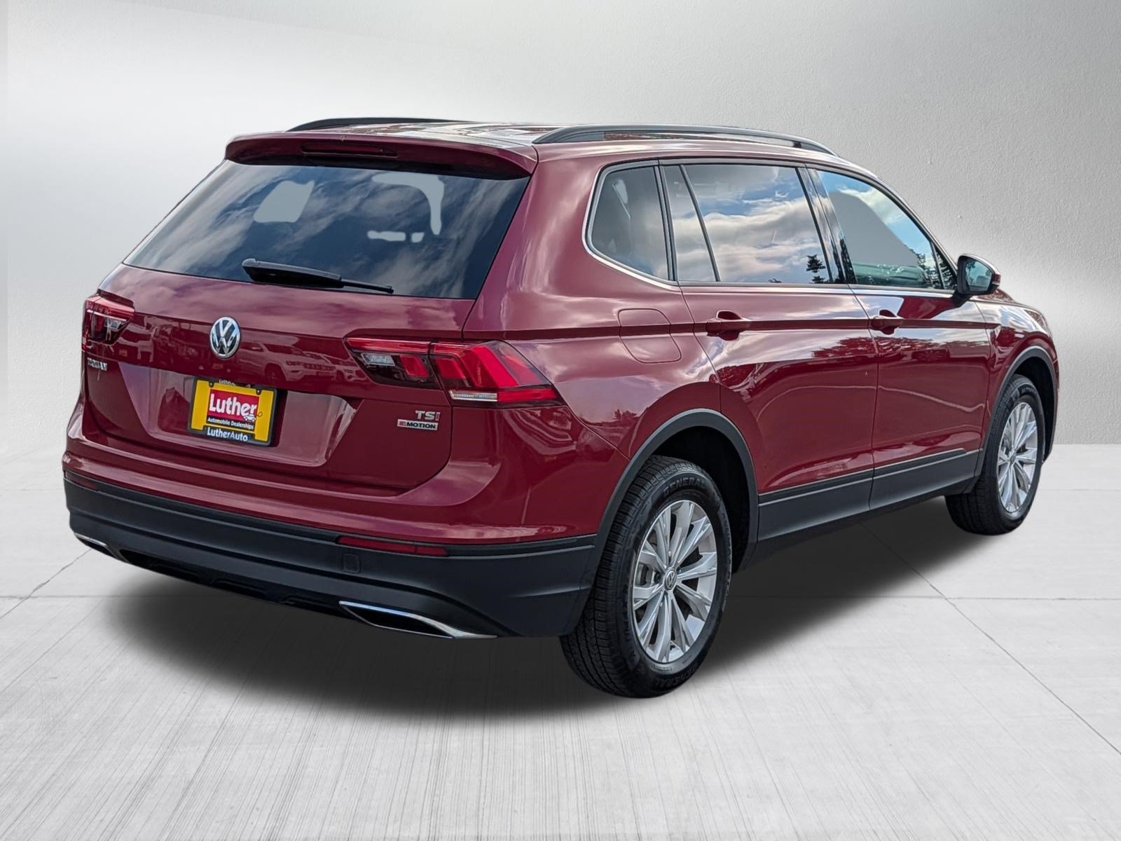 Used 2018 Volkswagen Tiguan S AWD/4WD image 7