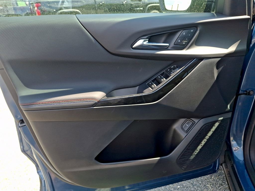 New 2026 Chevrolet Equinox RS w/ Convenience Package III AWD/4WD image 8