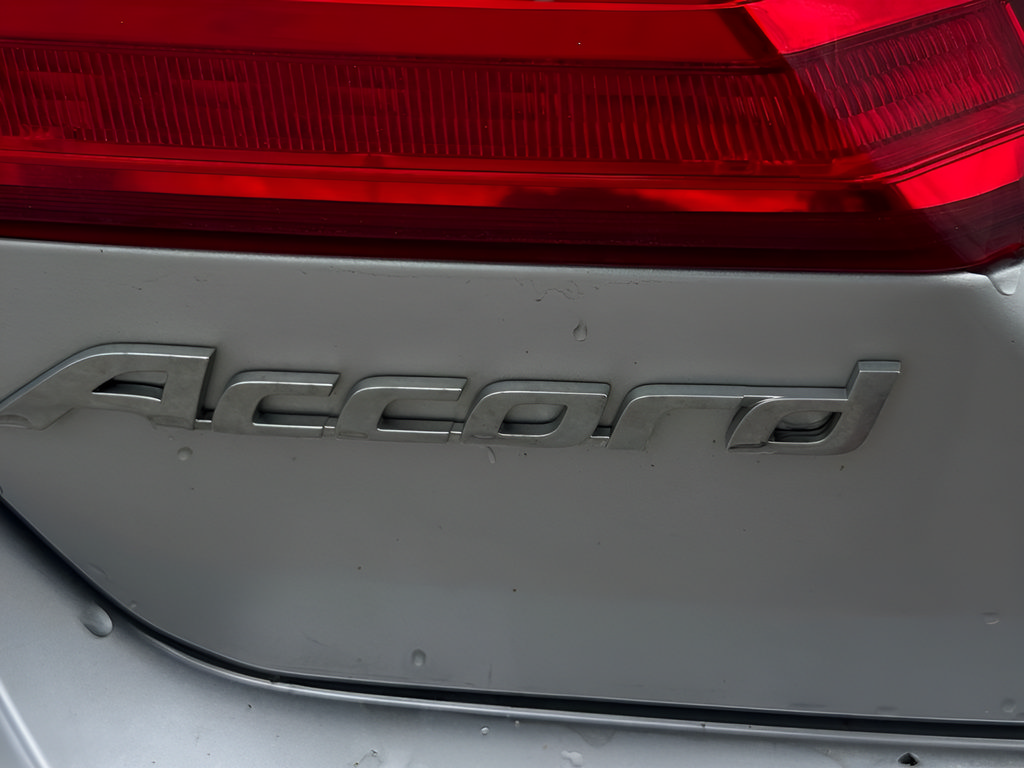 Used 2015 Honda Accord Touring image 10
