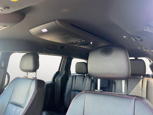 Used 2019 Dodge Grand Caravan GT FWD image 12