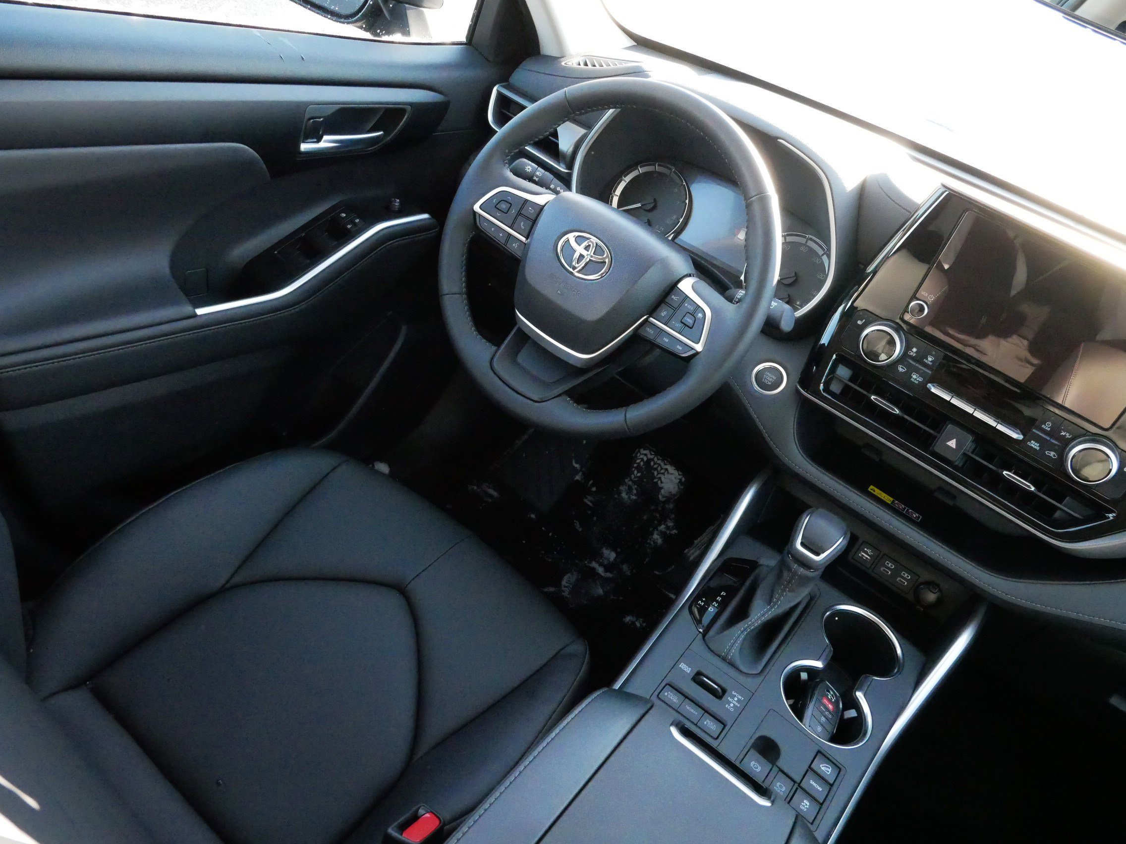 Certified 2026 Toyota Highlander XLE image 9