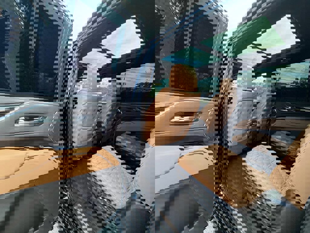 Used 2021 Cadillac Escalade ESV Premium Luxury image 34