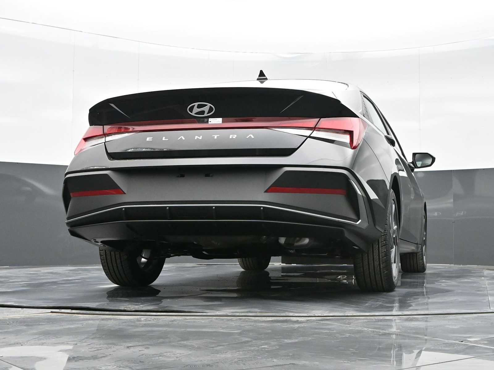 Certified 2025 Hyundai Elantra Sport w/ Cargo Package image 32