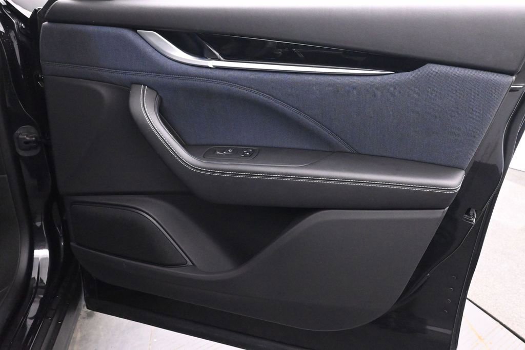 Used 2022 Maserati Levante GT AWD/4WD image 24