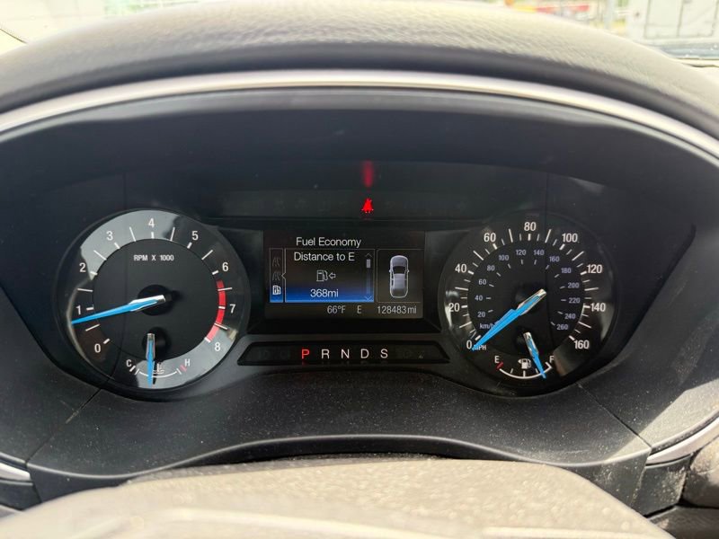 Used 2016 Ford Fusion SE FWD image 11