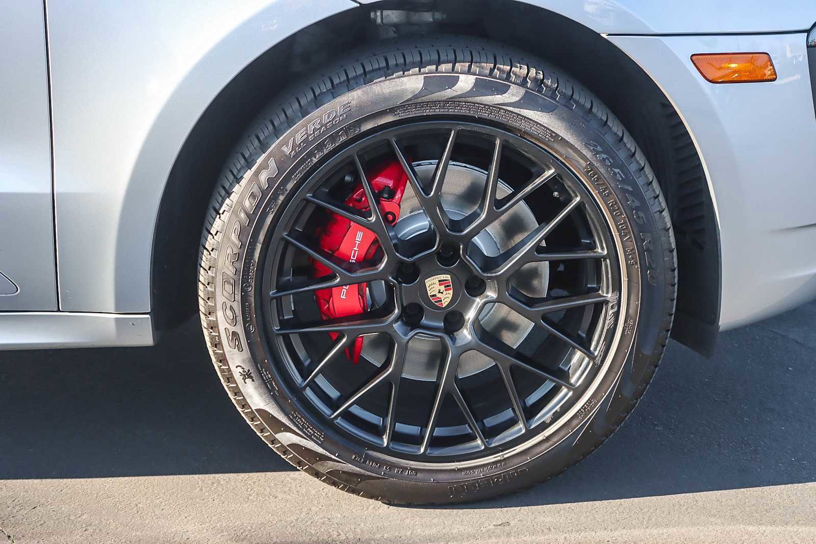 Used 2018 Porsche Macan GTS image 9