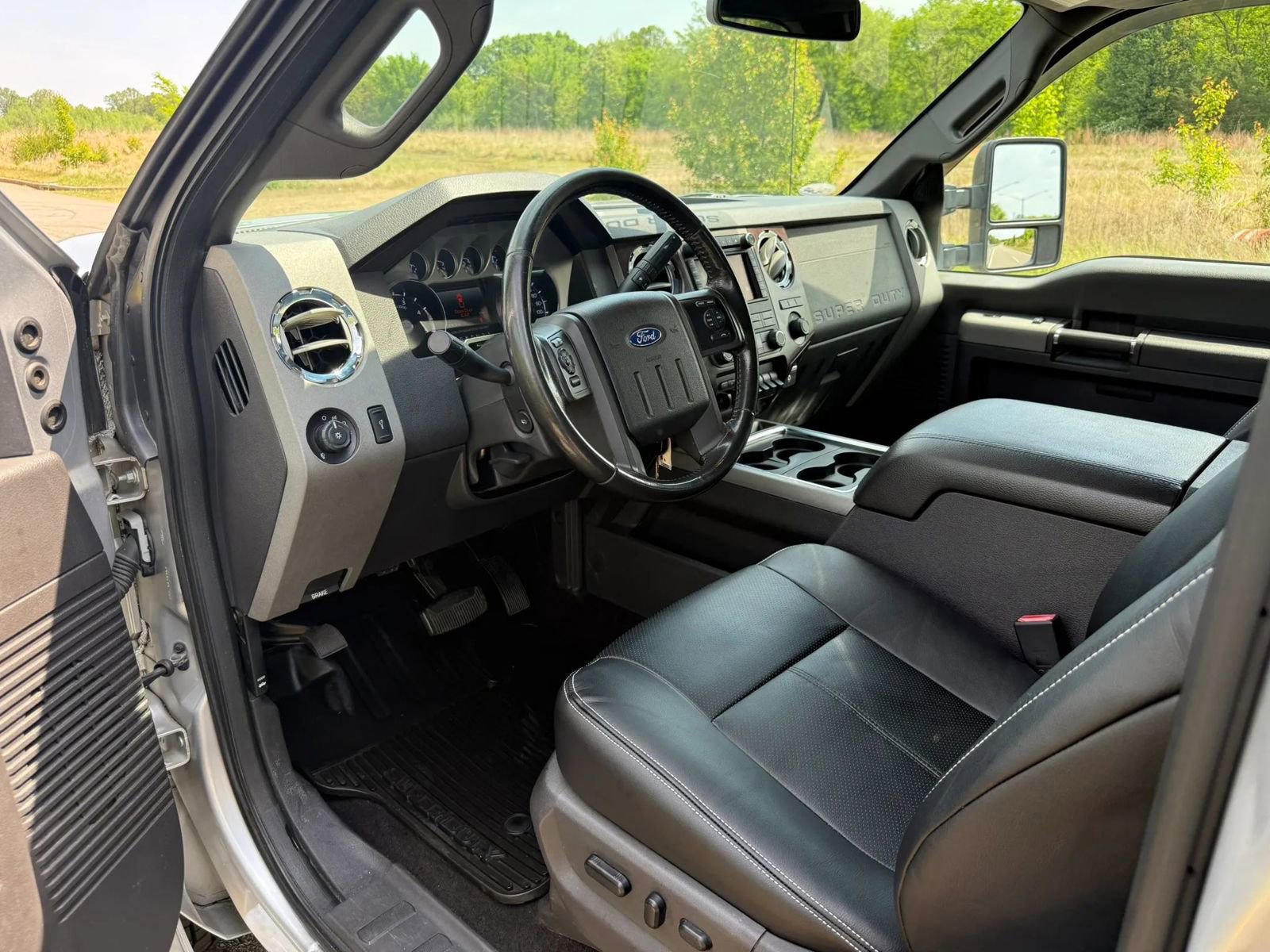 Used 2011 Ford F250 Lariat w/ Lariat Ultimate Pkg AWD/4WD image 35