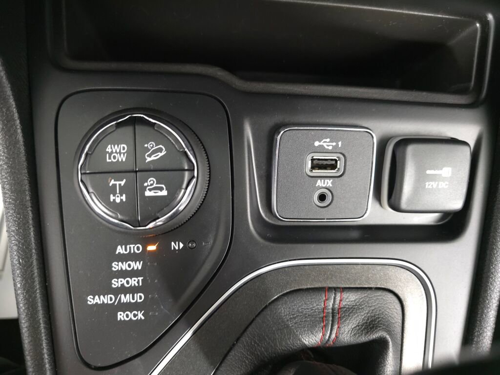 Used 2022 Jeep Cherokee Trailhawk w/ Premium Leather Package image 22