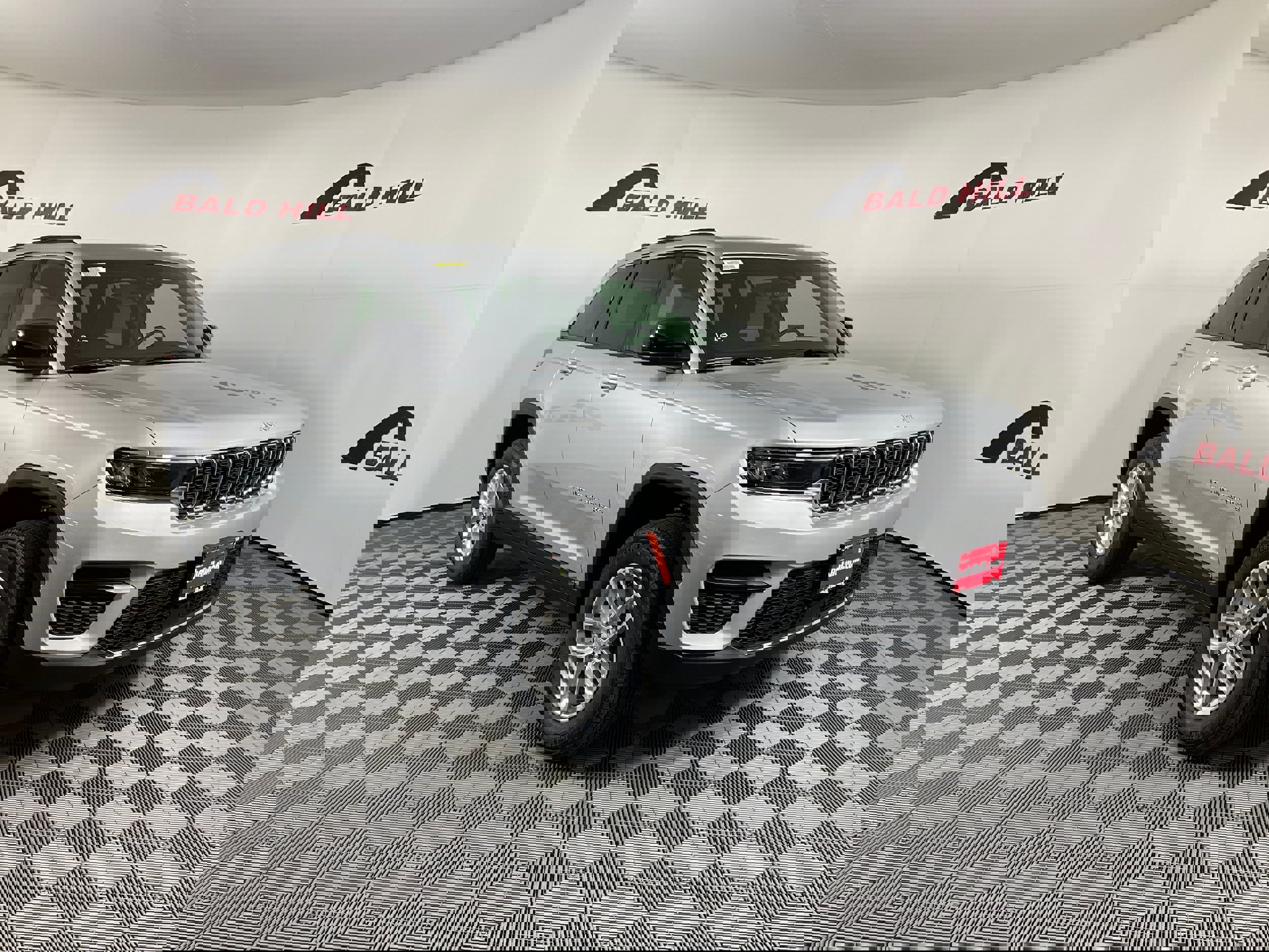 New 2025 Jeep Grand Cherokee Laredo X