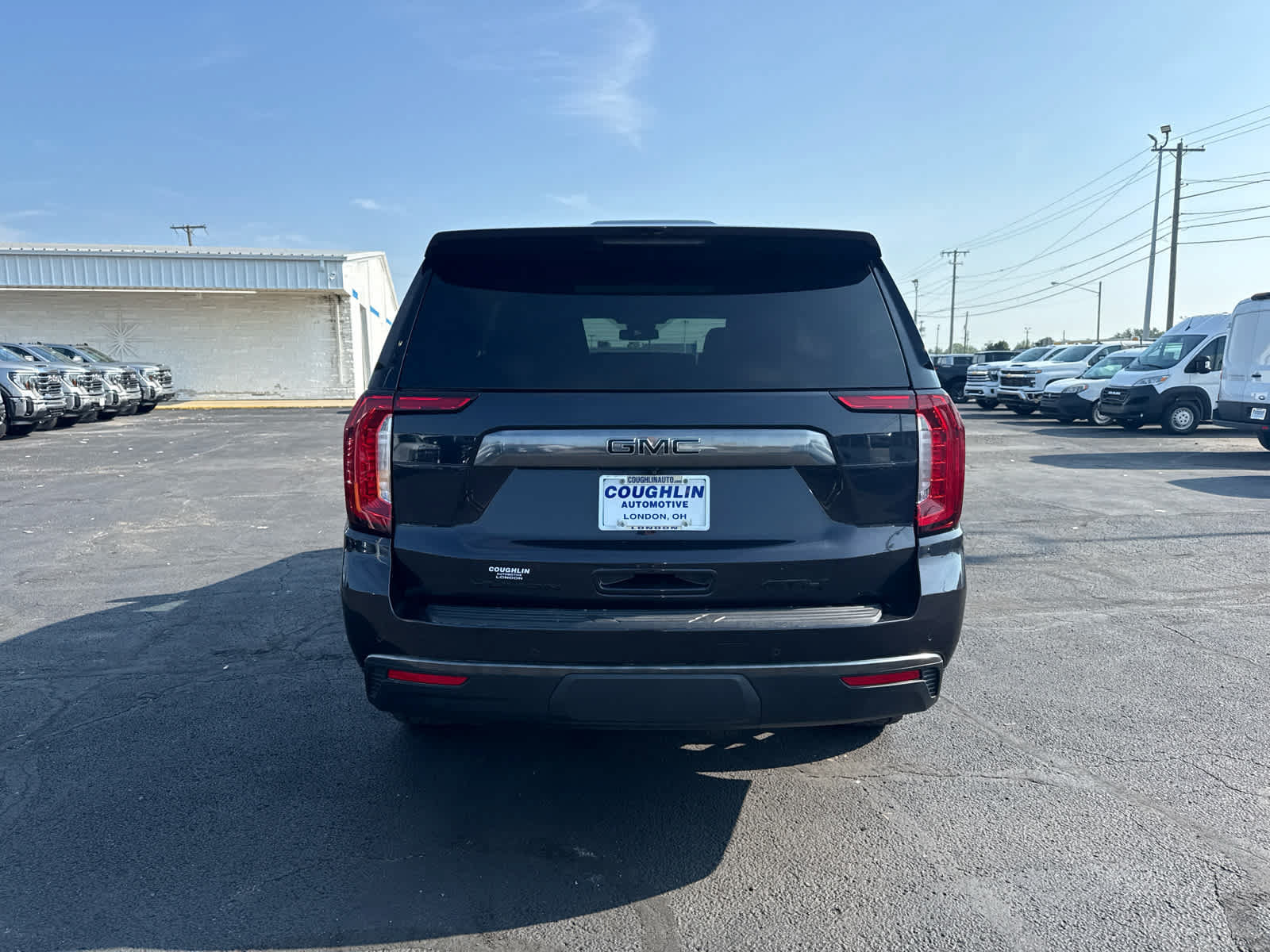 Certified 2024 GMC Yukon AT4 w/ Technology Package AWD/4WD image 4