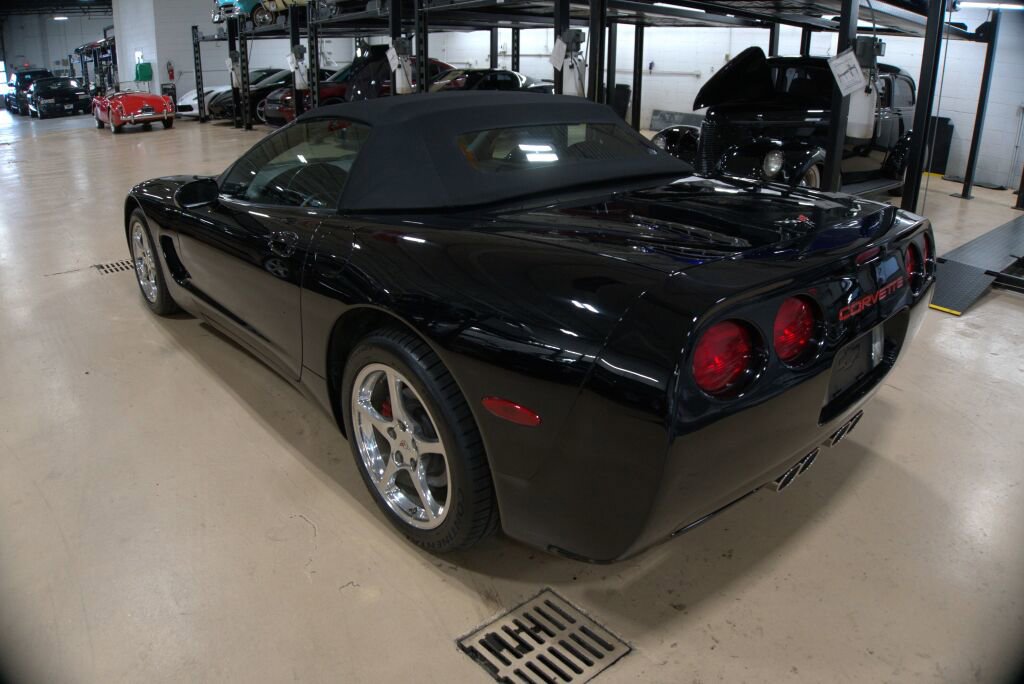 Used 2002 Chevrolet Corvette Convertible w/ Preferred Equipment Group2 image 3