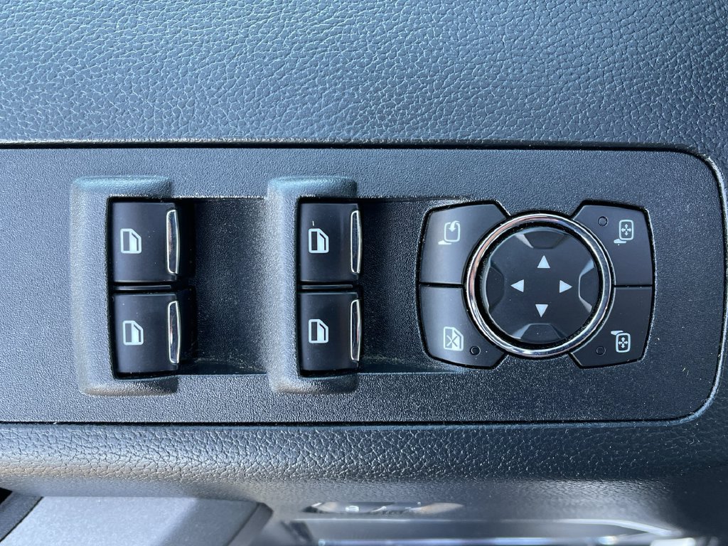 Used 2018 Ford F150 Platinum w/ Equipment Group 701A Luxury AWD/4WD image 23