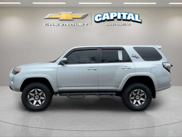 Used 2019 Toyota 4Runner TRD Off-Road AWD/4WD image 2