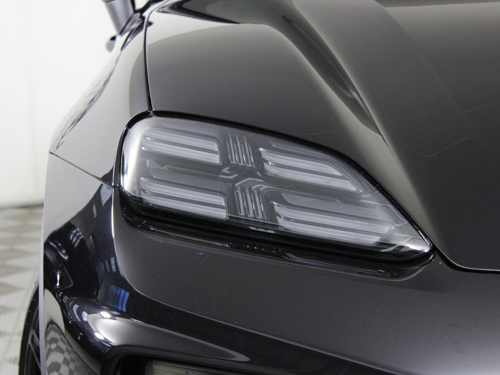 Certified 2025 Porsche Macan 4S Electric image 11