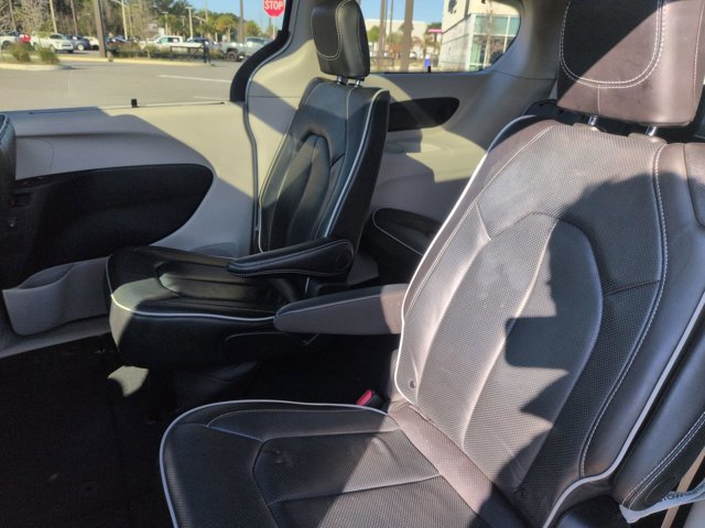 Used 2024 Chrysler Pacifica Limited image 20