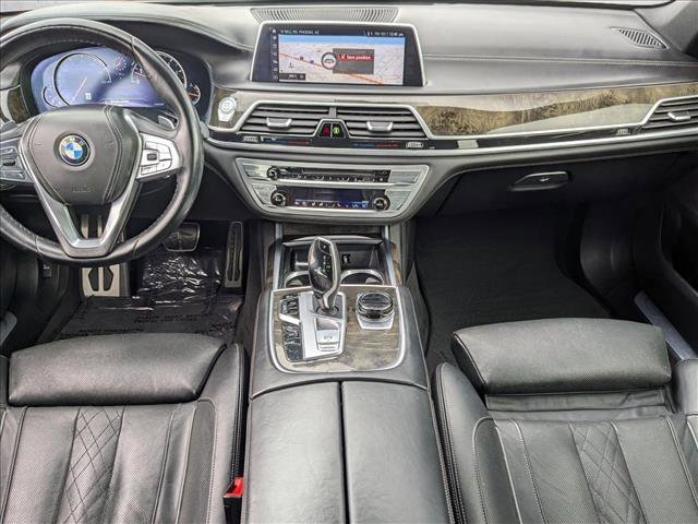 Used 2018 BMW 750i image 19