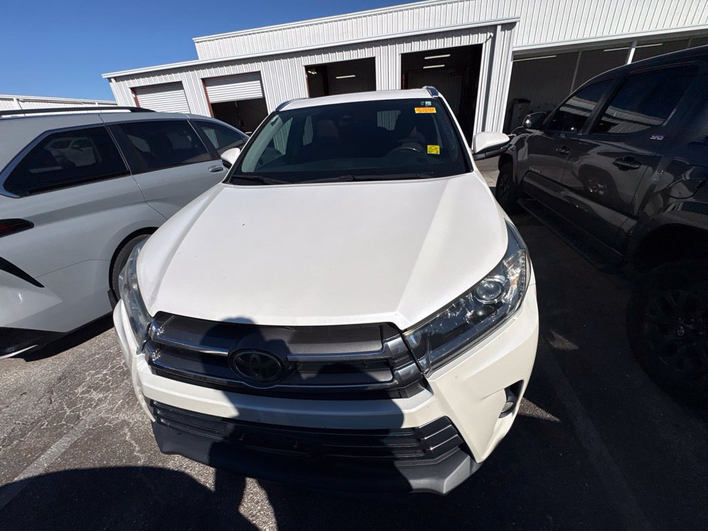 Used 2018 Toyota Highlander Limited FWD image 5