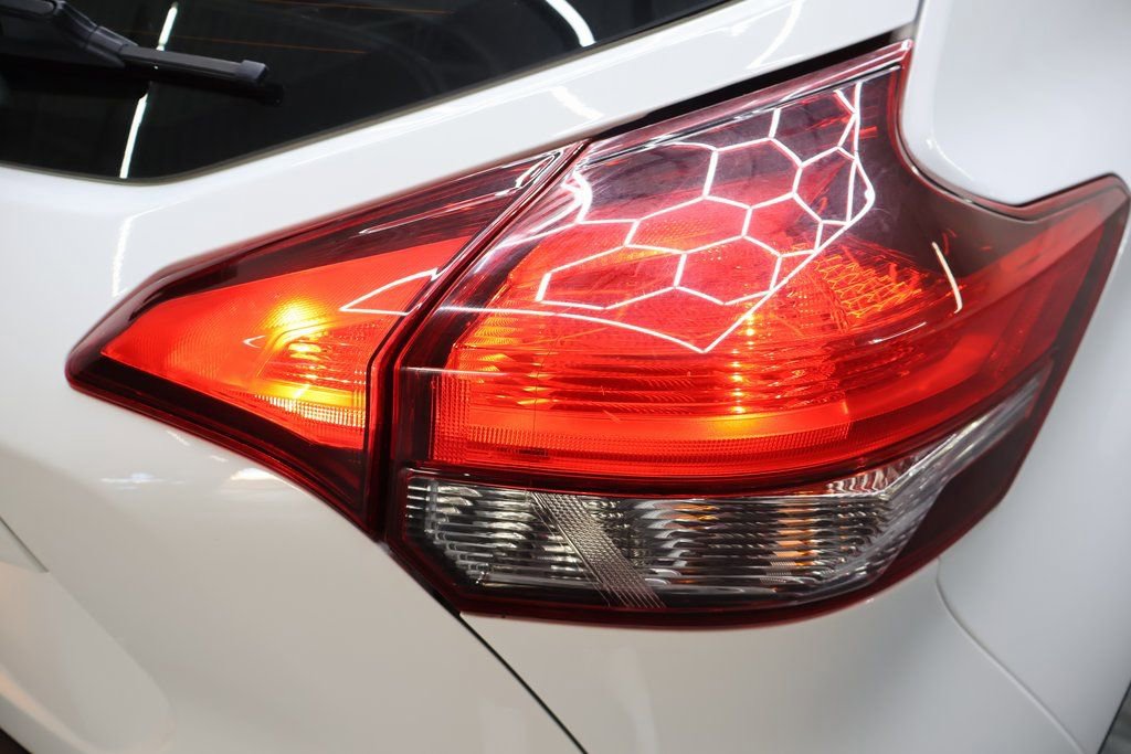 Used 2020 Nissan Kicks S image 27