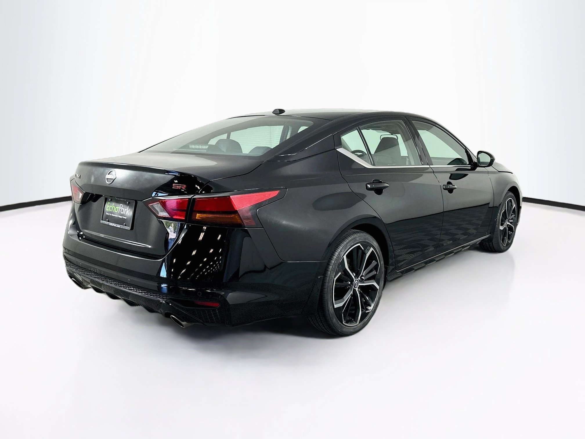 Used 2024 Nissan Altima 2.5 SR FWD image 9