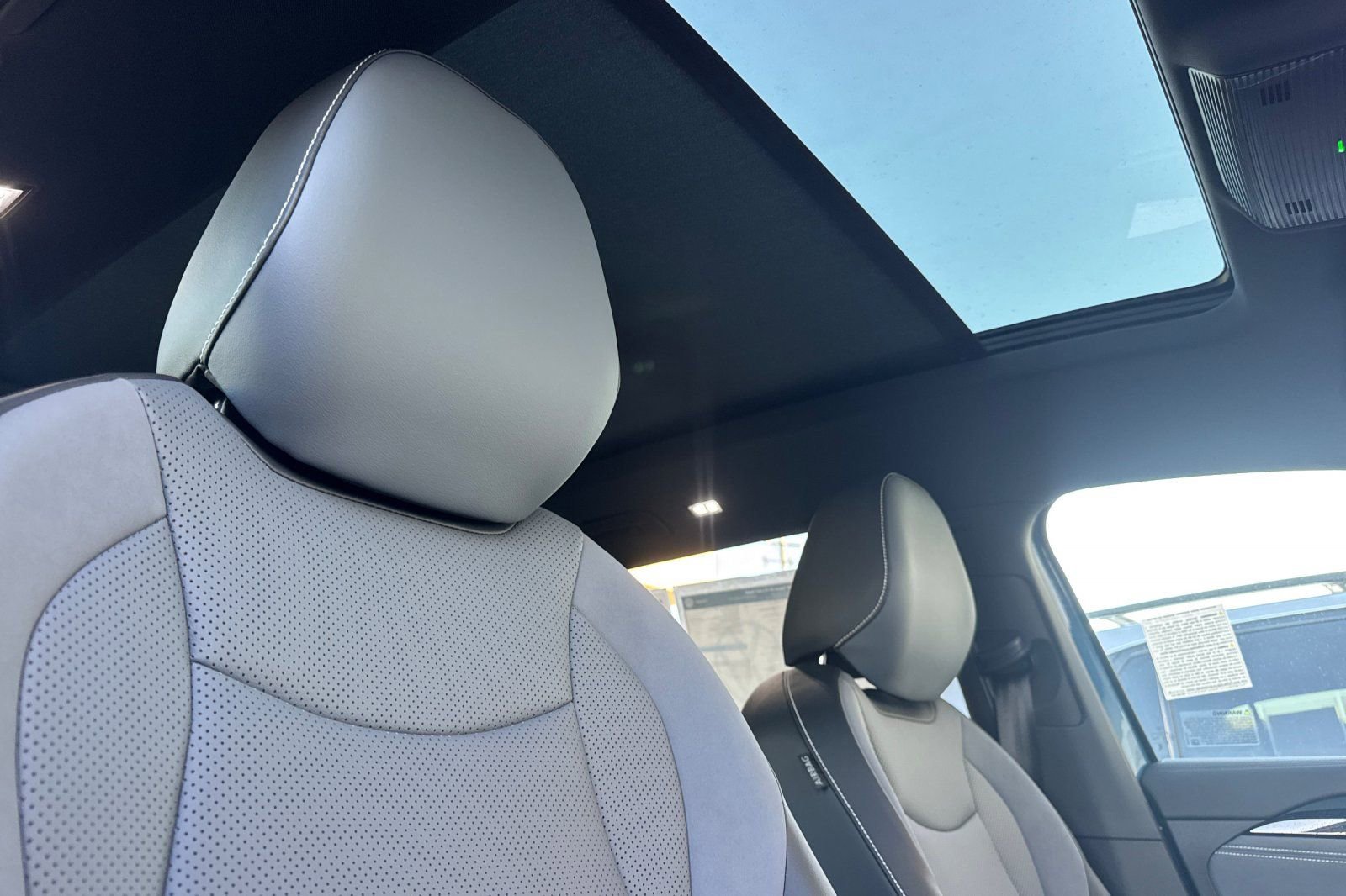 New 2026 Volkswagen Tiguan SE R-Line image 17