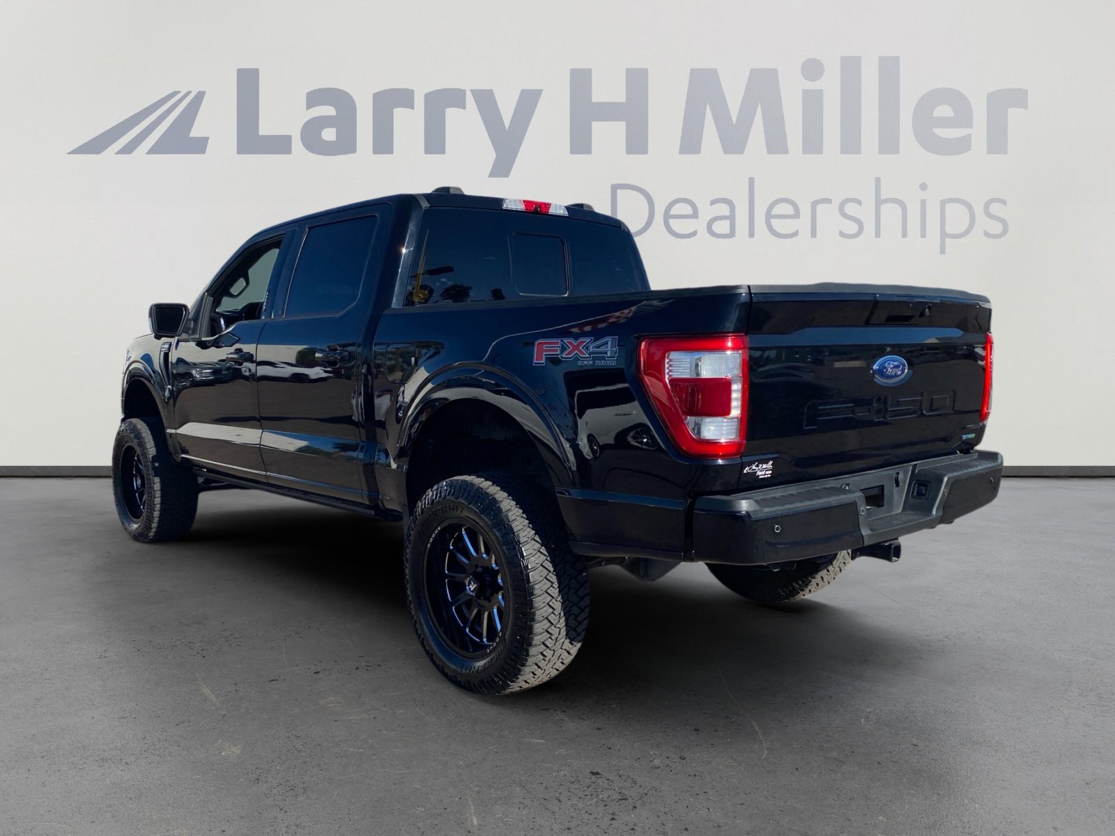 Used 2022 Ford F150 Lariat w/ Equipment Group 502A High image 3