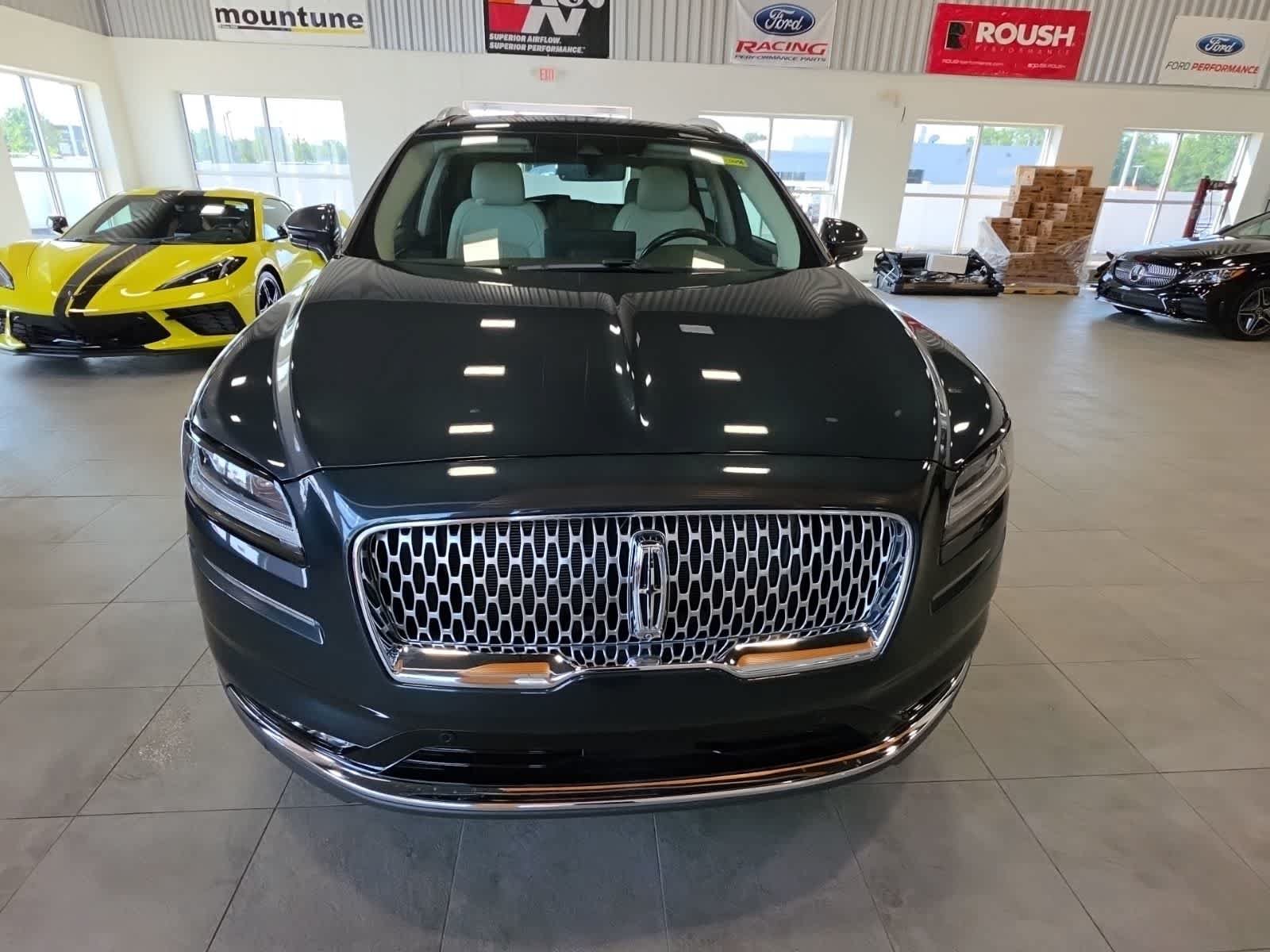 Used 2021 Lincoln Nautilus Black Label w/ Class II Trailer Tow Package AWD/4WD image 4