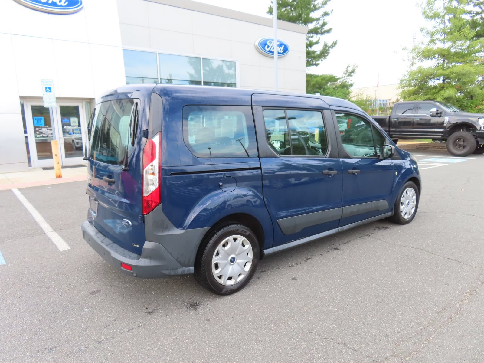 Used 2017 Ford Transit Connect XL FWD image 5