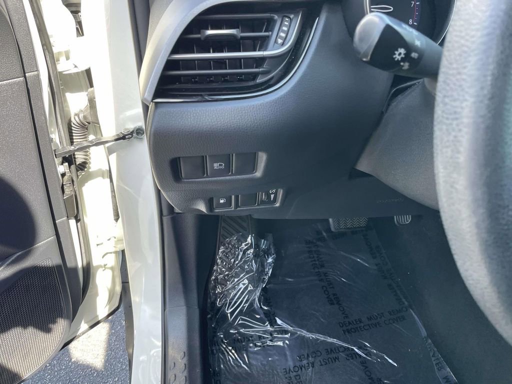 Used 2021 Toyota C-HR LE image 29