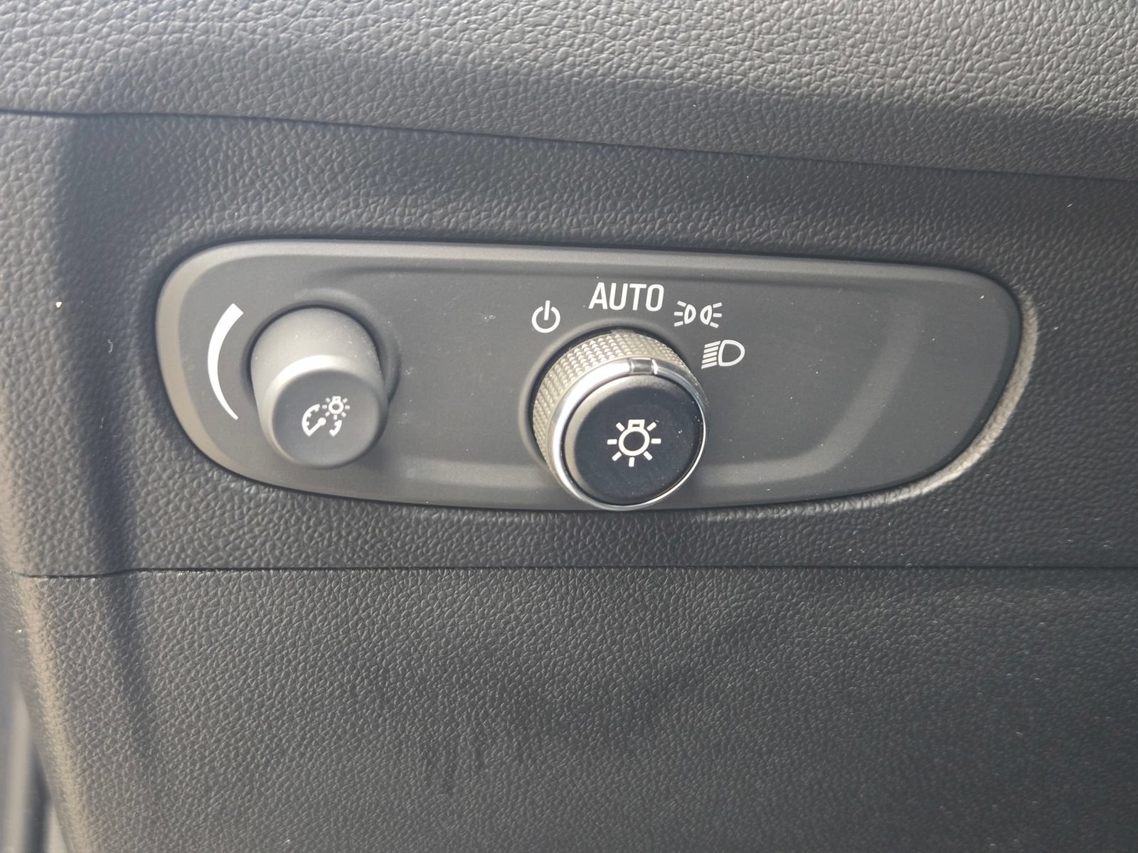 Used 2021 Buick Envision Preferred FWD image 21