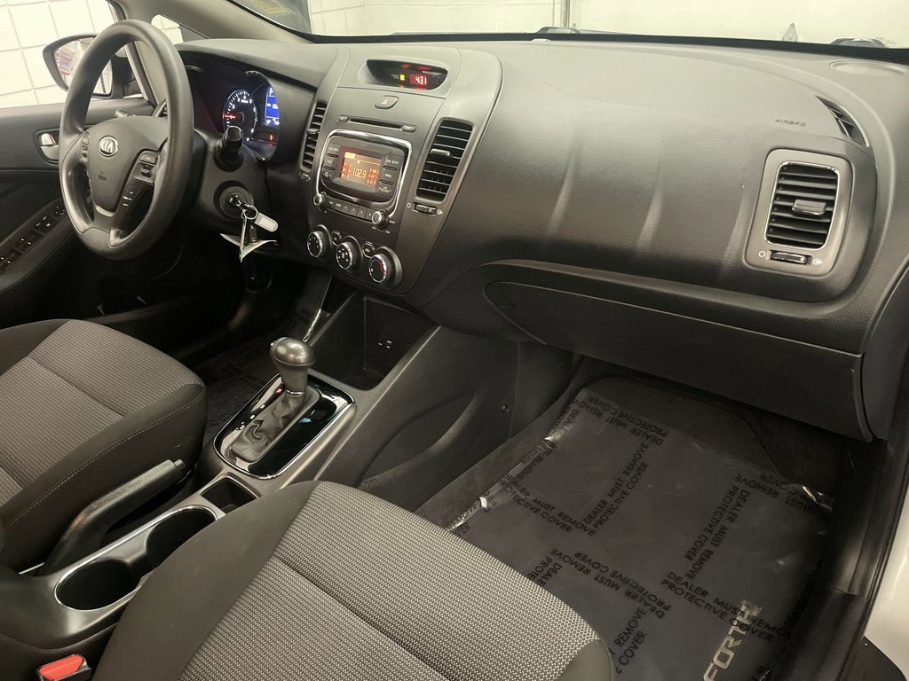 Used 2017 Kia Forte LX image 18