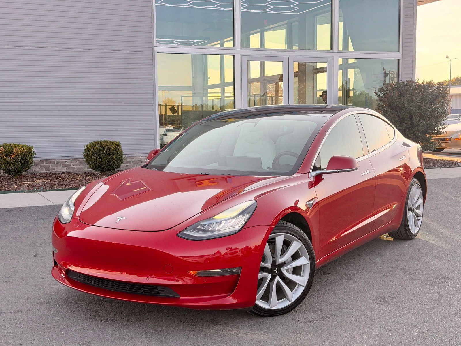 Used 2018 Tesla Model 3 Long Range AWD/4WD image 4